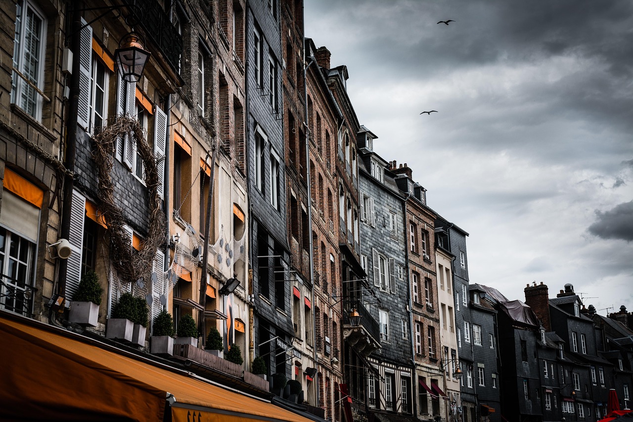 Le Vieux Bassin de Honfleur, le port historique aux maisons à colombages